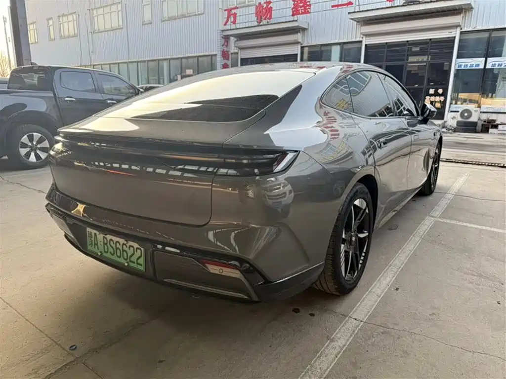 GEELY GALAXY GALAXY E8