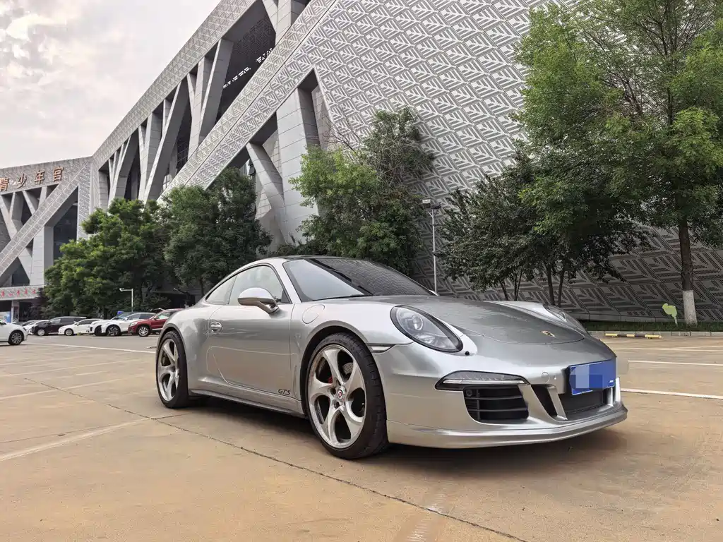 Porsche 911 2015 Carrera GTS 3.8L