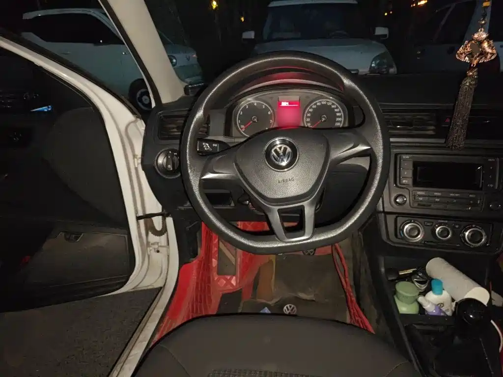 Volkswagen Santana — миниатюра 6