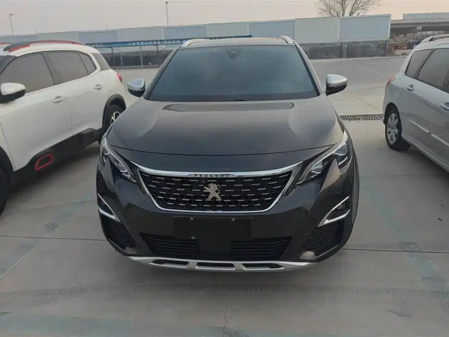 PEUGEOT 5008