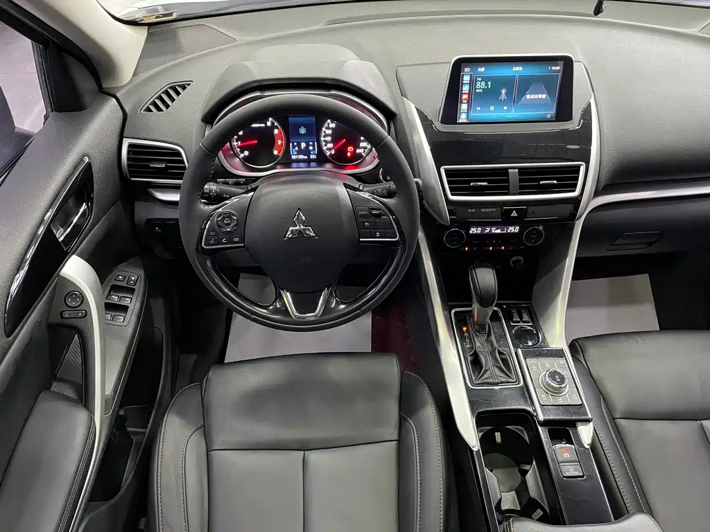 Mitsubishi Eclipse Cross — миниатюра 12