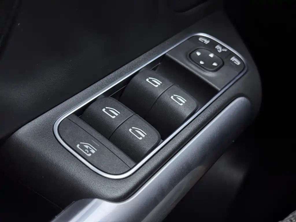 Mercedes-Benz GLA — миниатюра 13