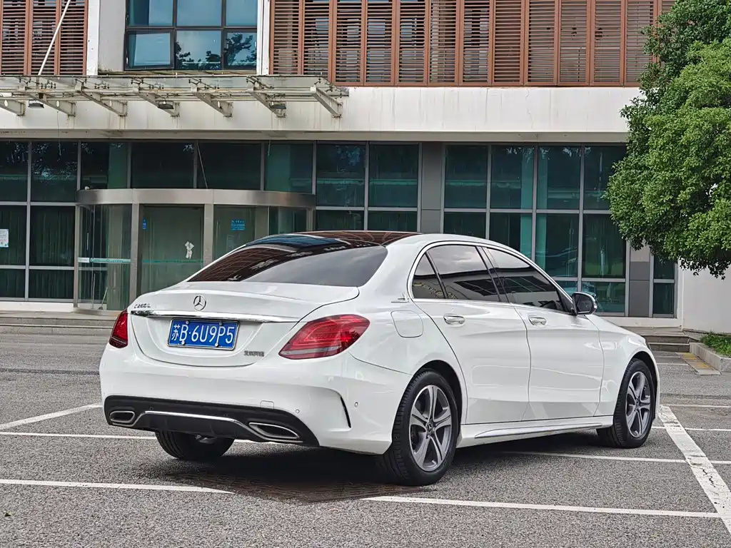 Mercedes-Benz C-Class — миниатюра 4