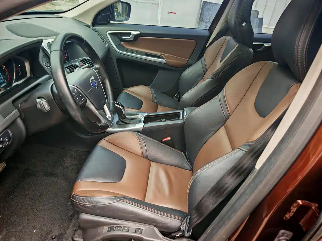 Volvo XC60 — миниатюра 8