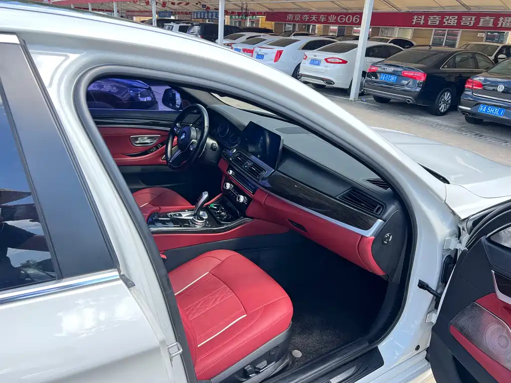 BMW 5 Series — миниатюра 17