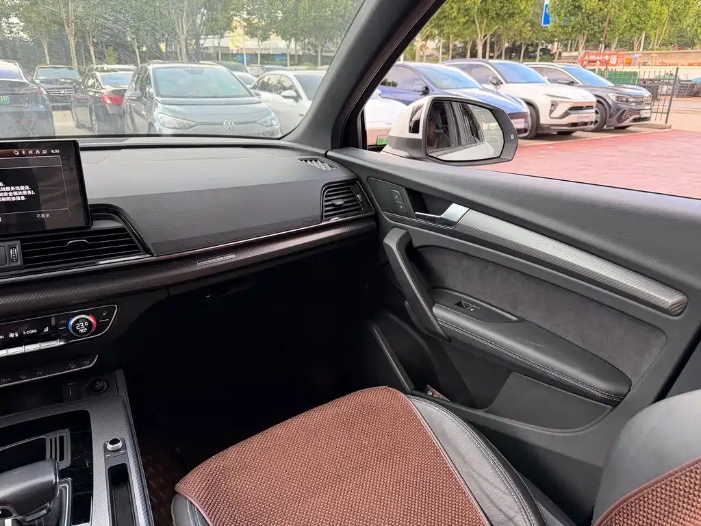 Audi Q5L Sportback — миниатюра 10
