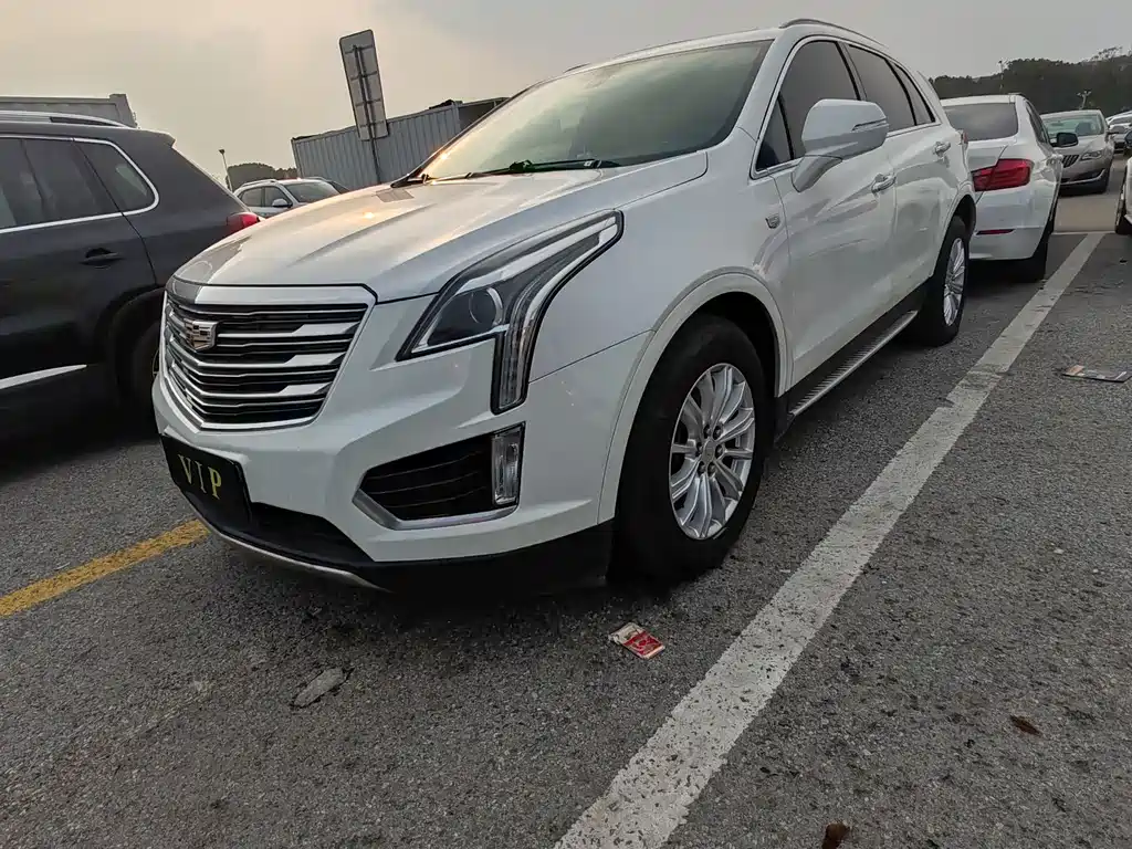 CADILLAC XT5