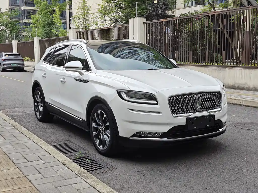 Lincoln Nautilus 2021 2.0T