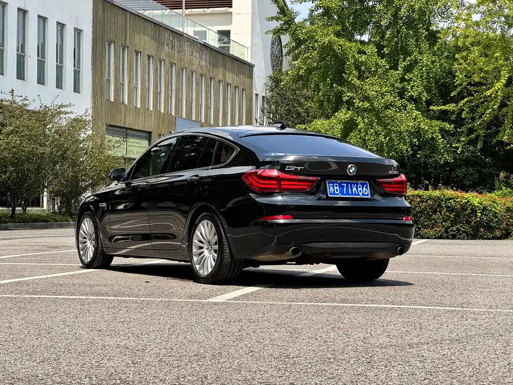BMW 5 Series GT — миниатюра 5