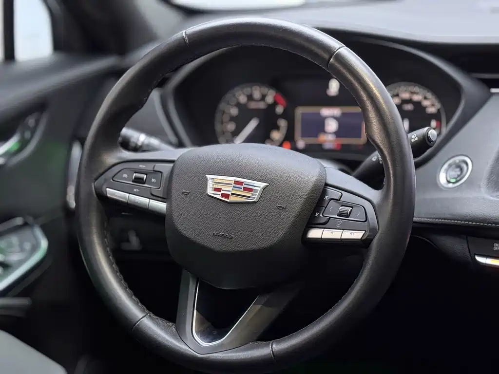 Cadillac XT4 — миниатюра 8