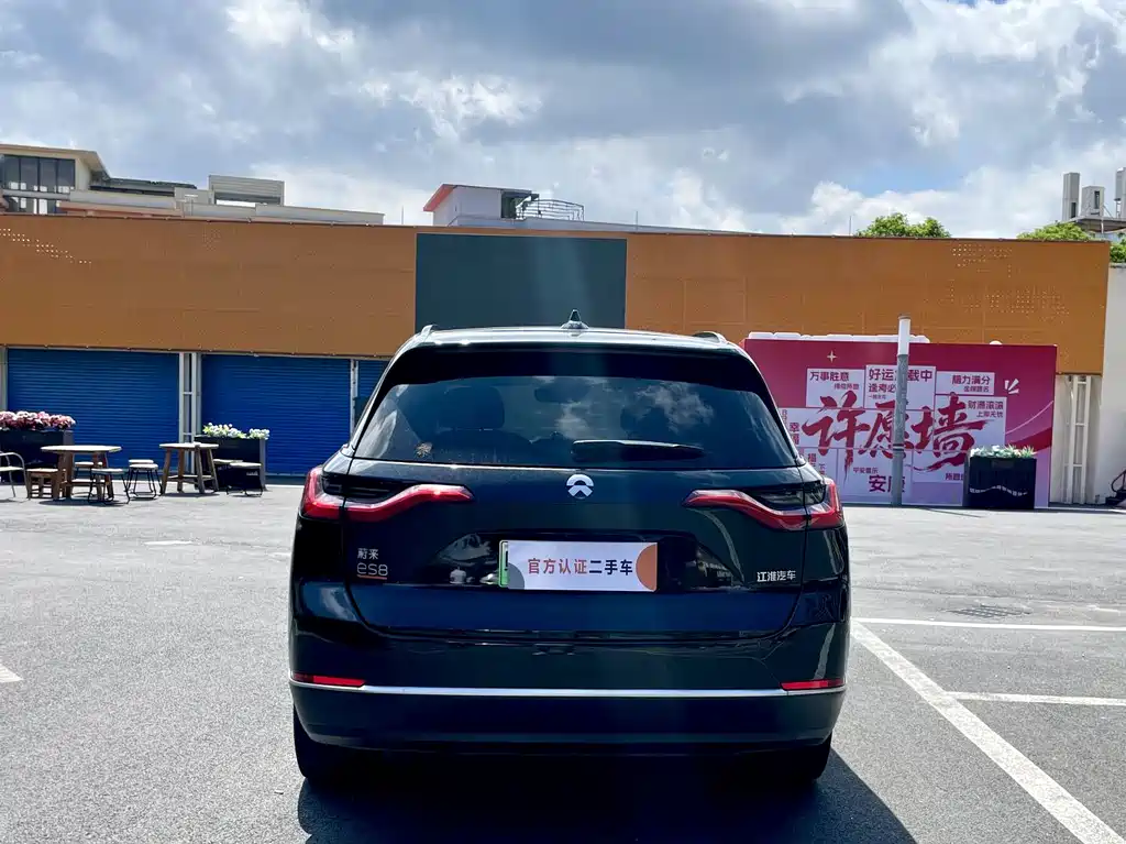 NIO ES8 2020 580KM мест