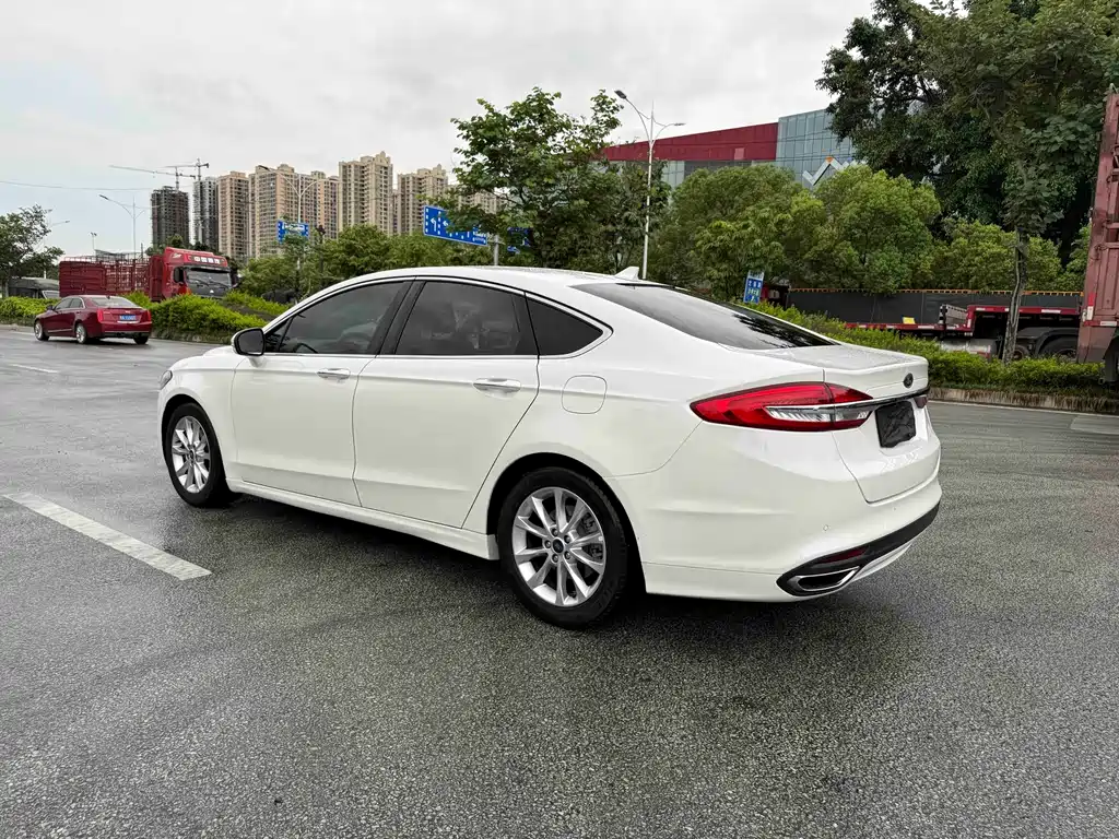 Ford Mondeo — миниатюра 6