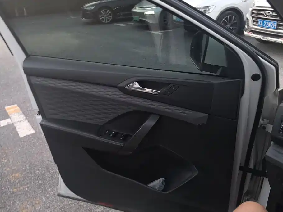 Volkswagen Tharu — миниатюра 7