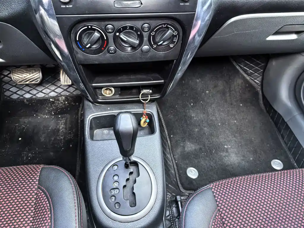 Suzuki SX4 — миниатюра 10
