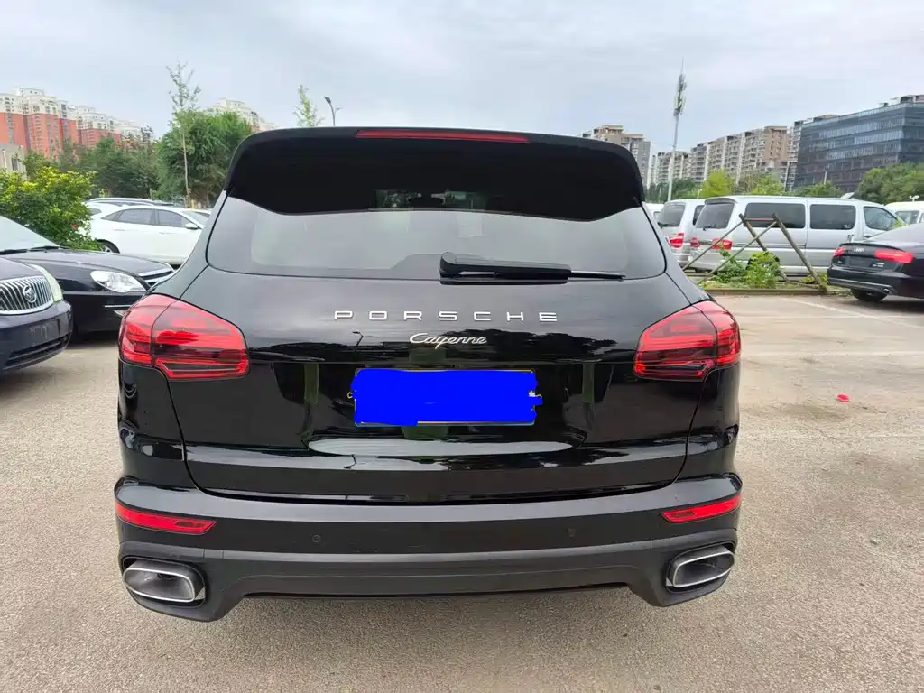 Porsche Cayenne — миниатюра 3