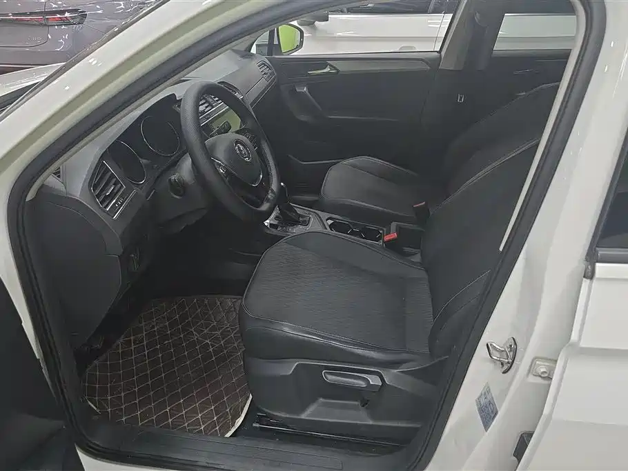 Volkswagen Tiguan L L 2017 330TSI AT