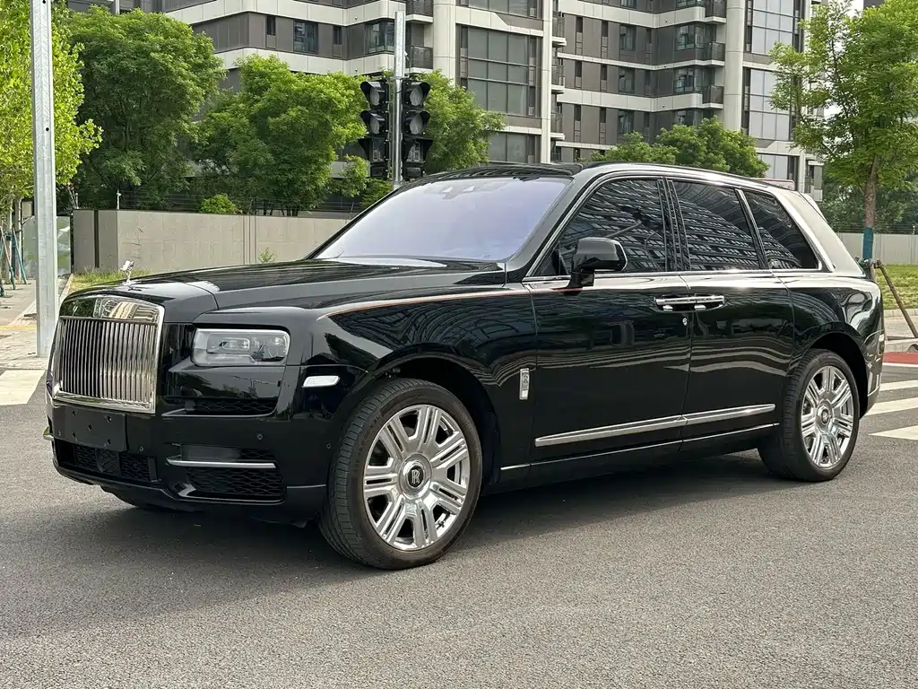 Купить Rolls-Royce Cullinan