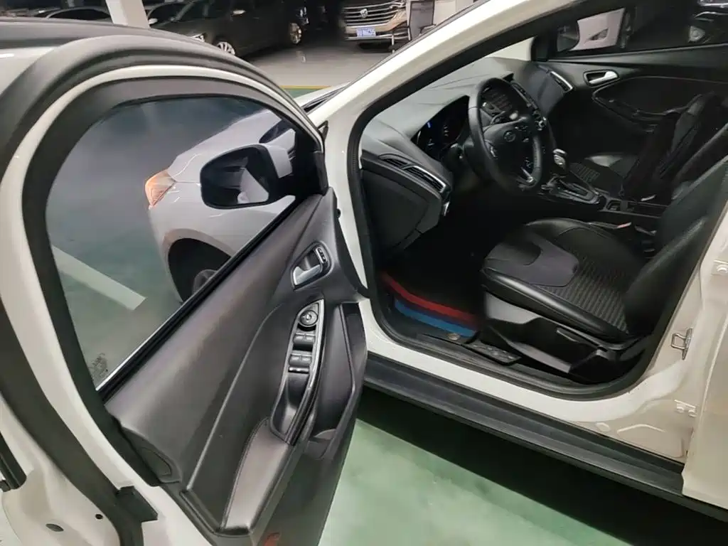 Ford Focus — миниатюра 16