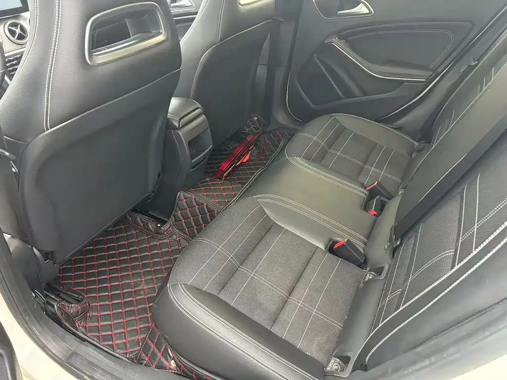 Mercedes-Benz GLA (Import) — миниатюра 2