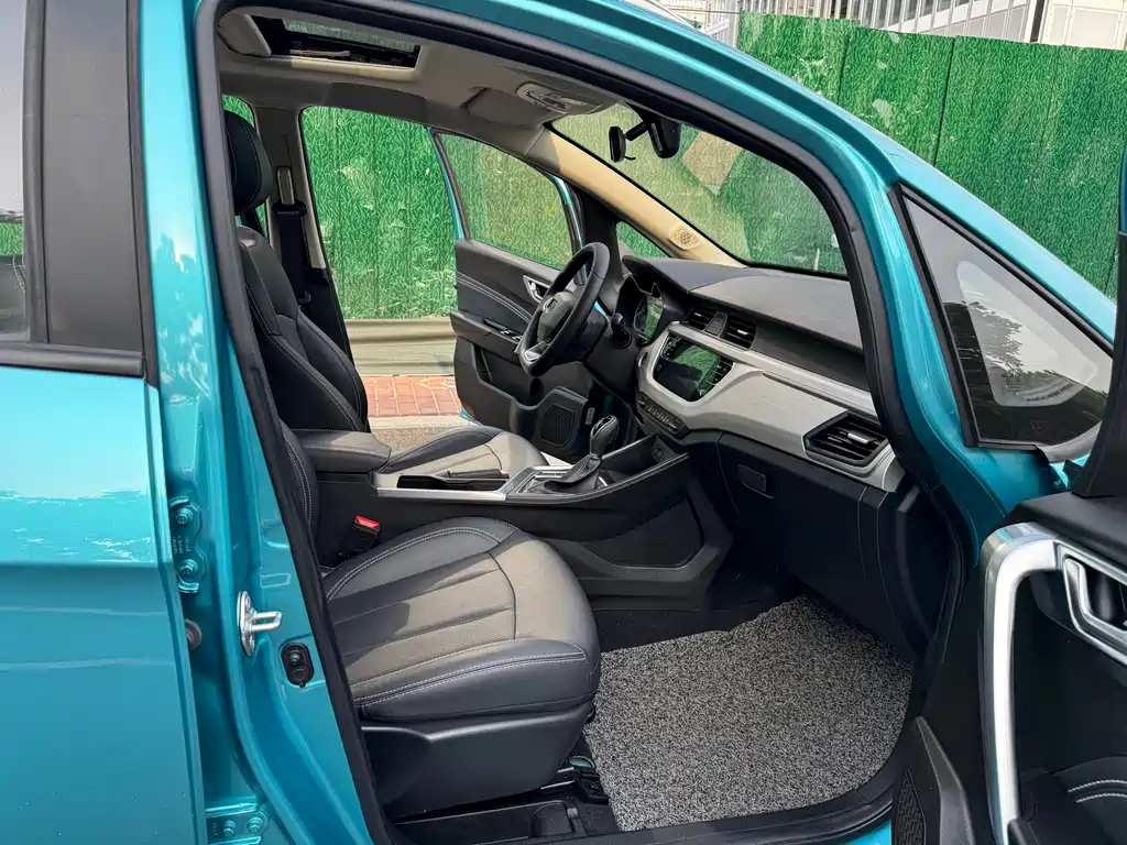 Geely Vision X3 — миниатюра 11
