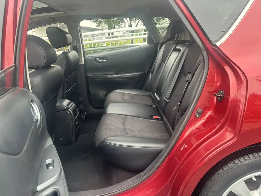 Nissan Tiida — миниатюра 5