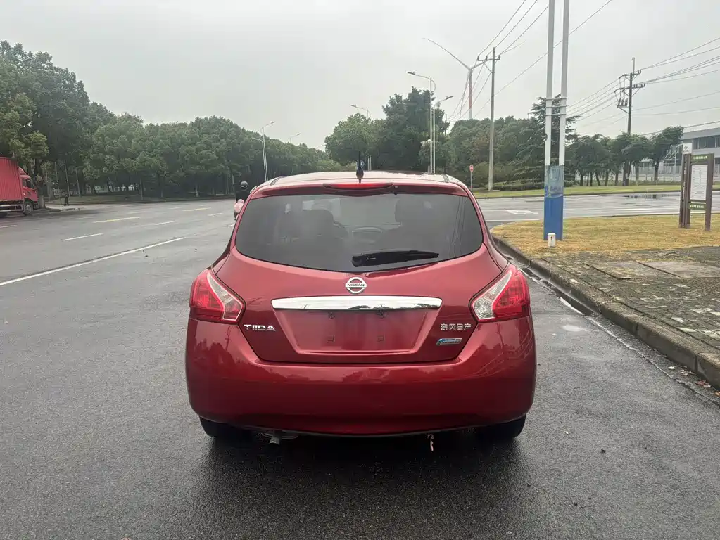Nissan Tiida — миниатюра 4