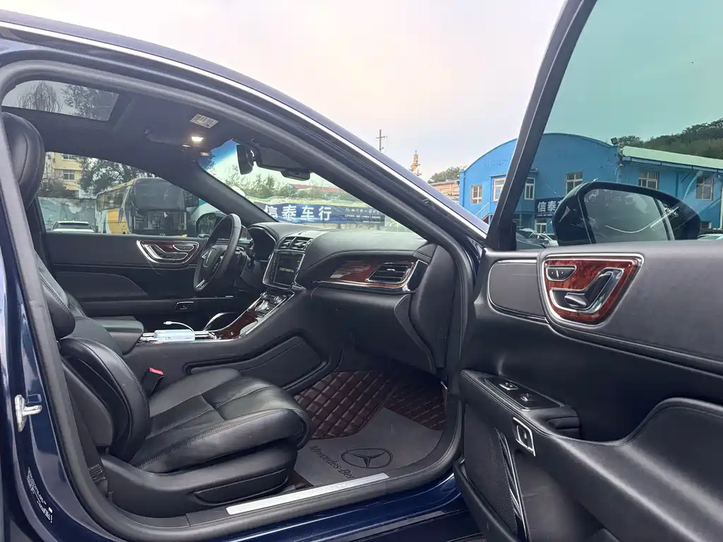 Lincoln Continental — миниатюра 8