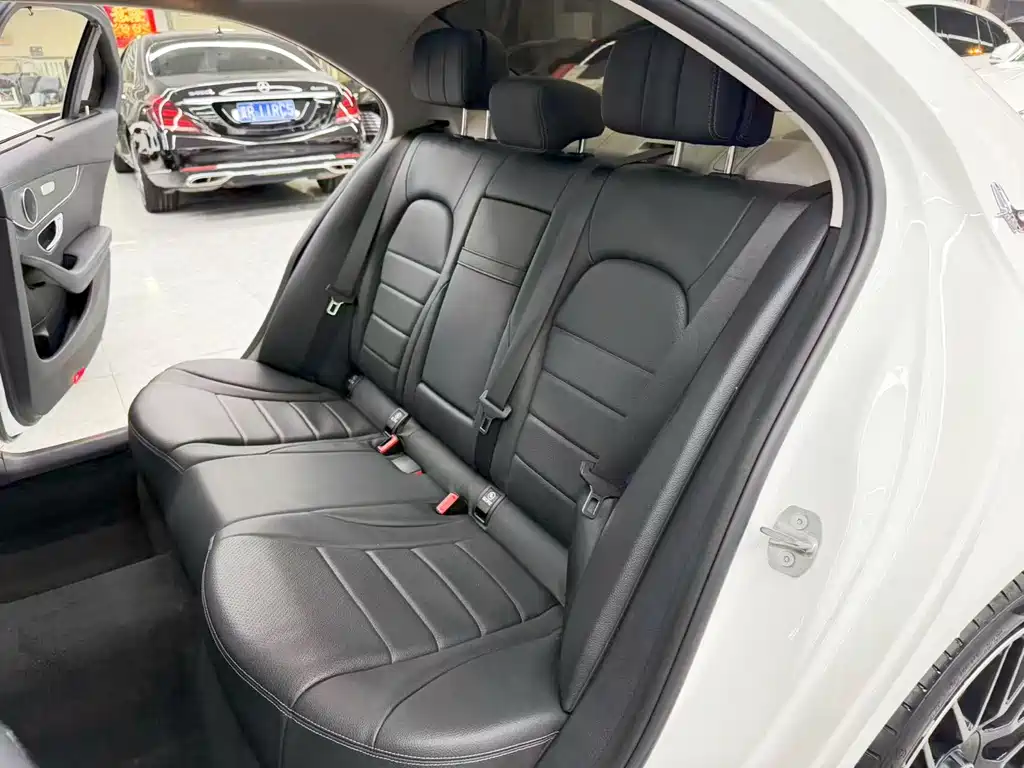 Mercedes-Benz C-Class — миниатюра 14