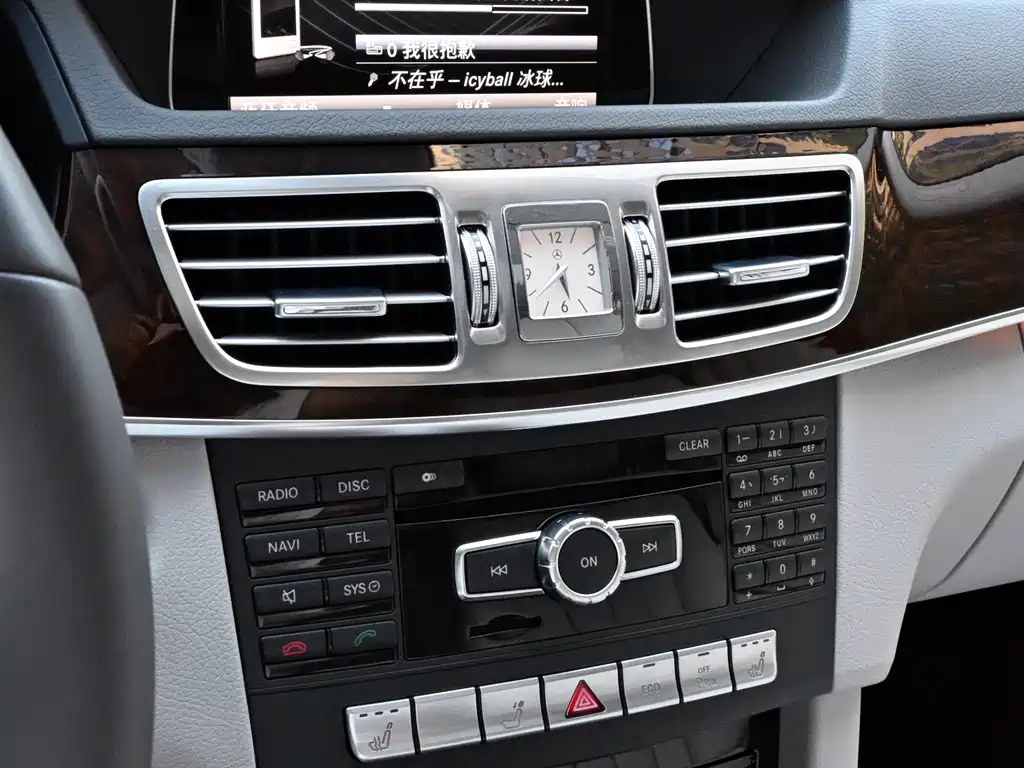 Mercedes-Benz E-Class — миниатюра 18
