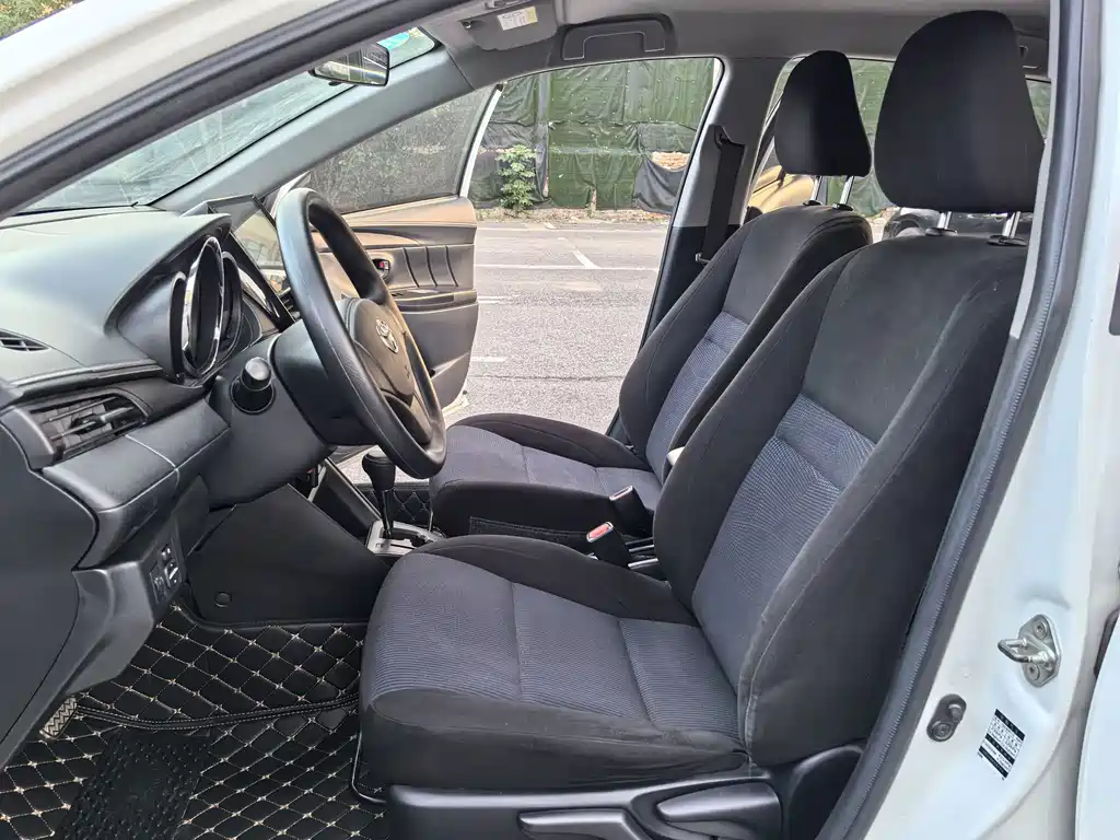 Toyota Yaris L — миниатюра 19