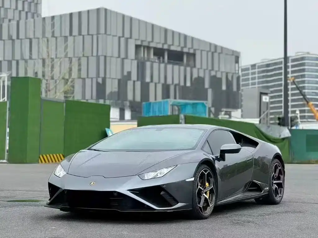 LAMBORGHINI HURACÁN