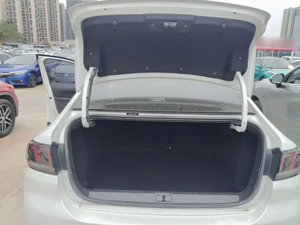 Peugeot 308 — миниатюра 19