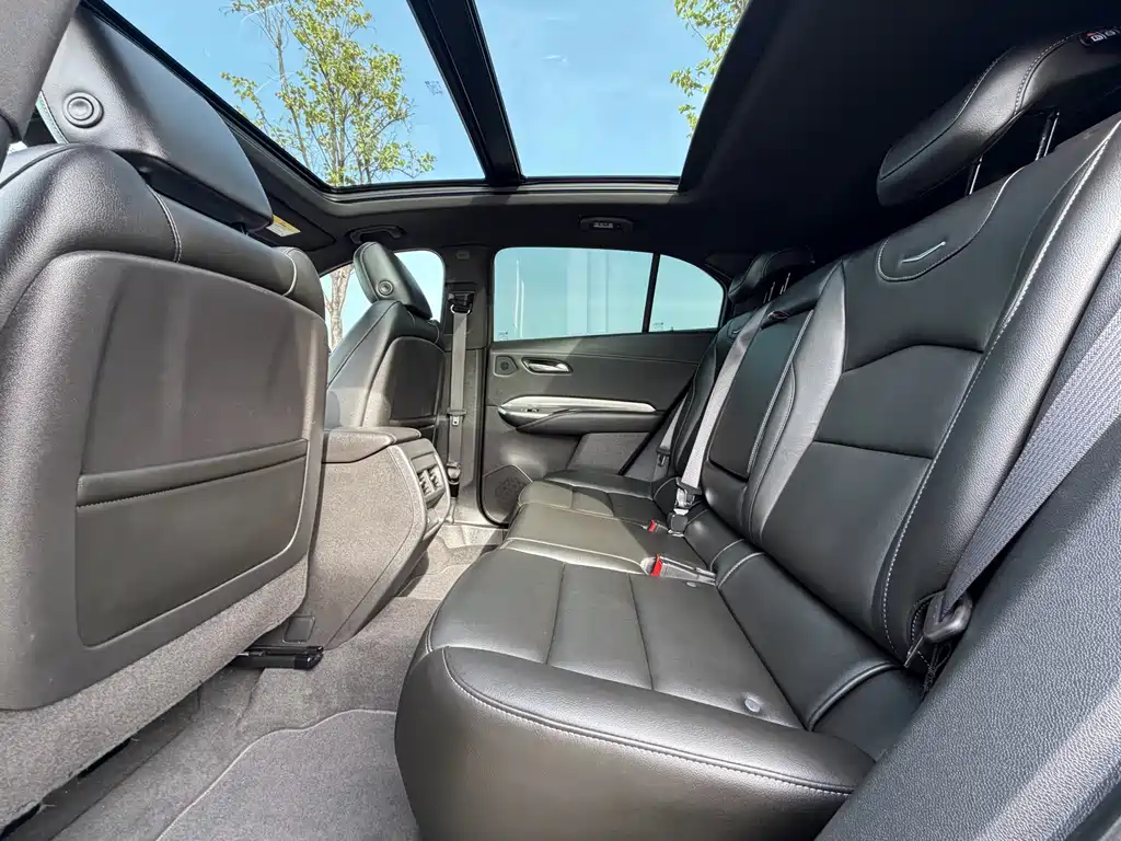Cadillac XT4 — миниатюра 7