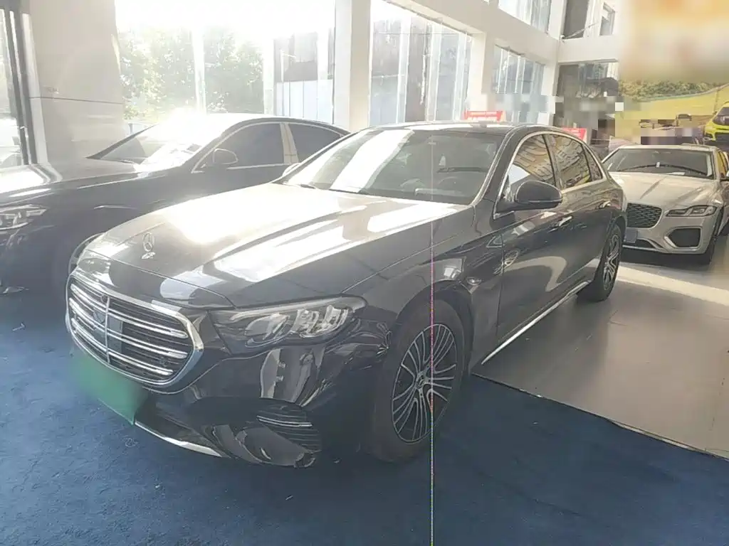 Mercedes-Benz E-Class — миниатюра 2