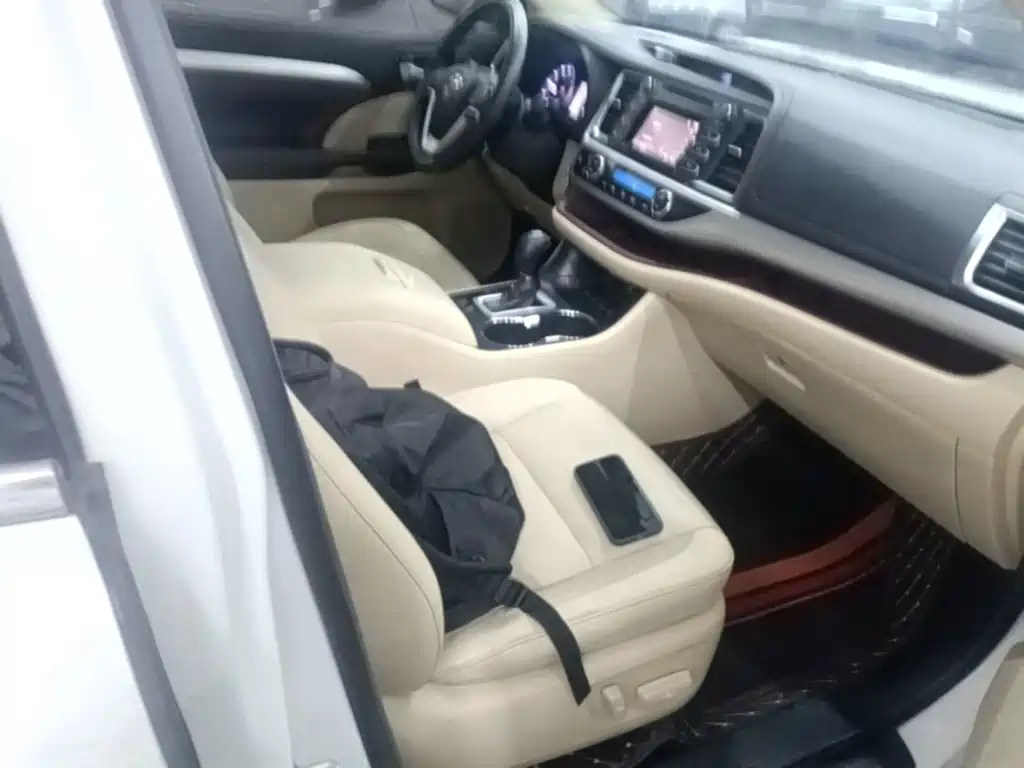 Toyota Highlander — миниатюра 25