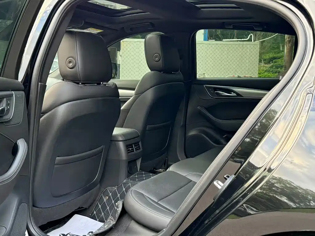 Cadillac CT5 — миниатюра 7