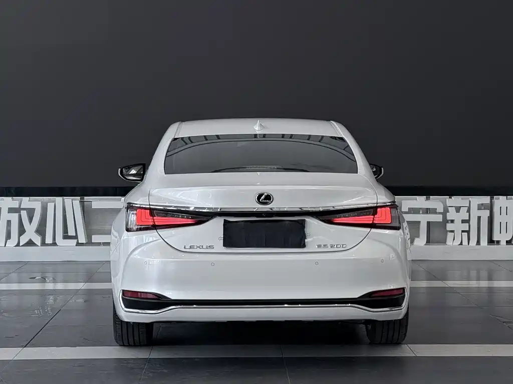 Lexus ES — миниатюра 4