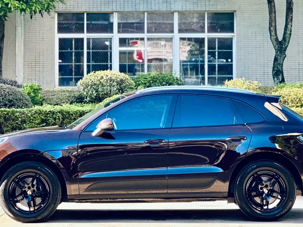 Porsche Macan — миниатюра 3