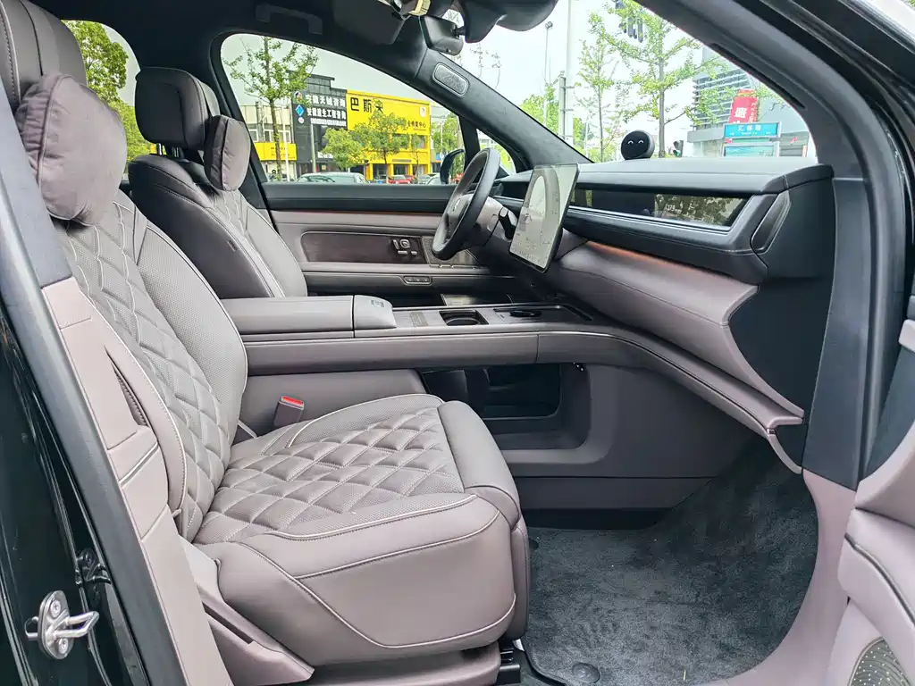 NIO ES8 2026 мест Executive Luxury