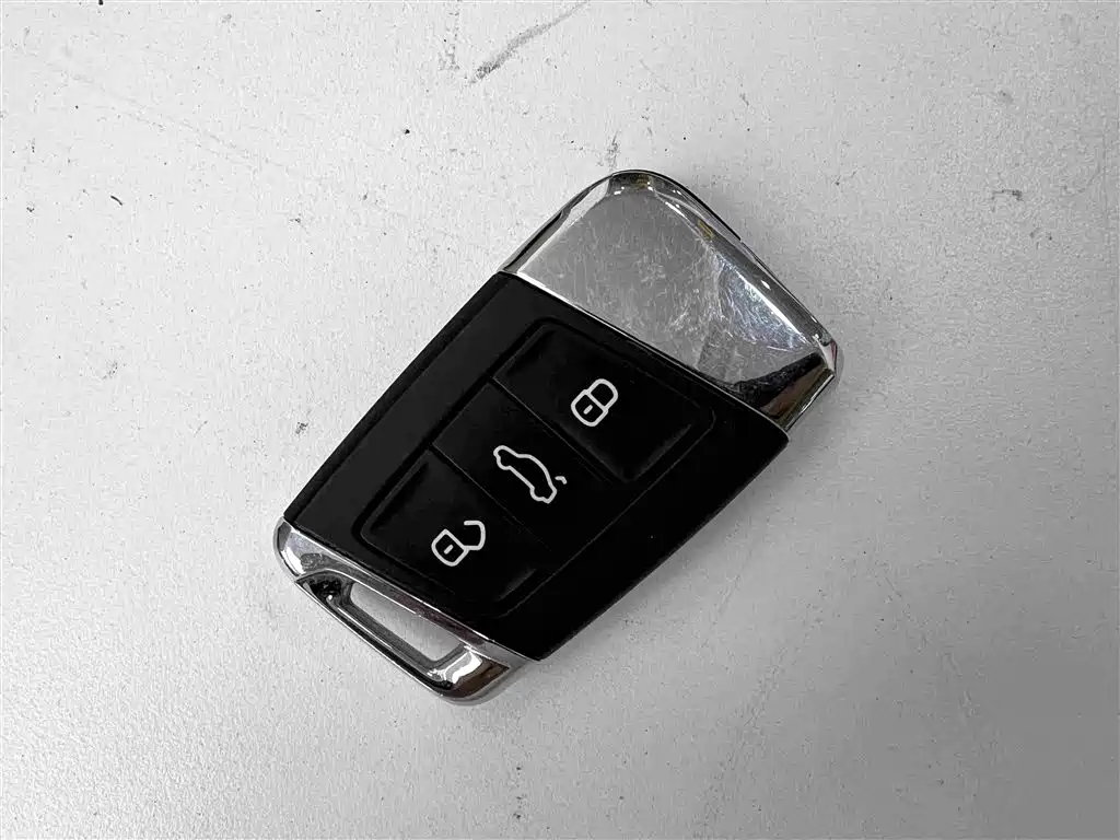 Volkswagen Passat PHEV — миниатюра 12