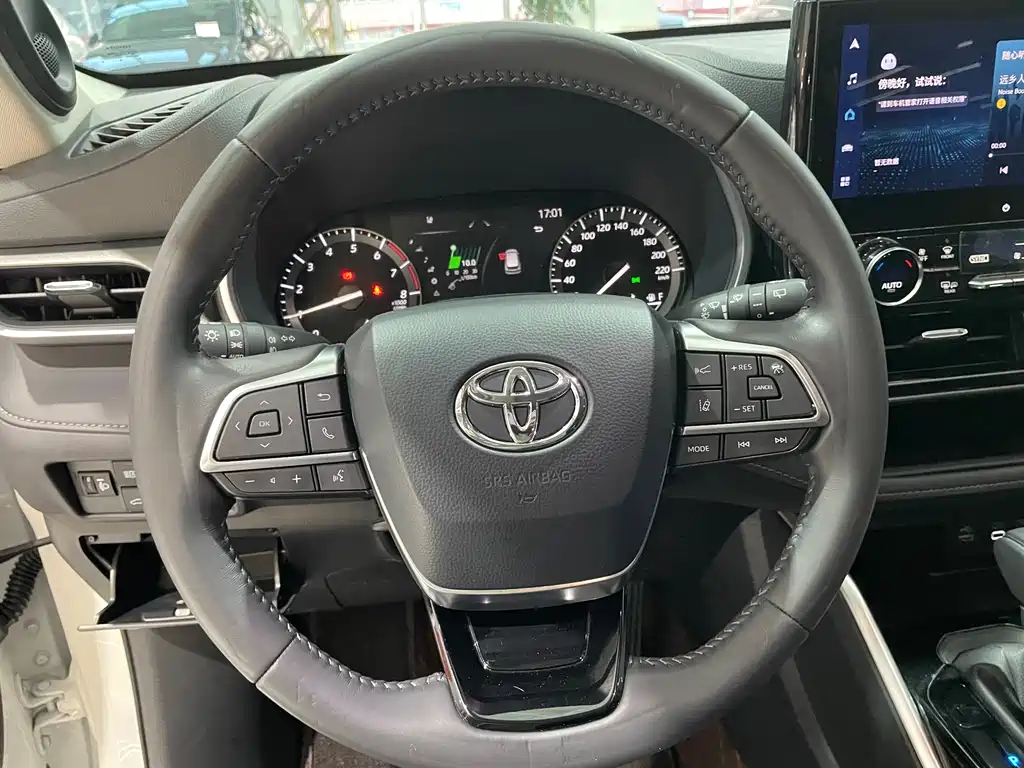 TOYOTA HIGHLANDER