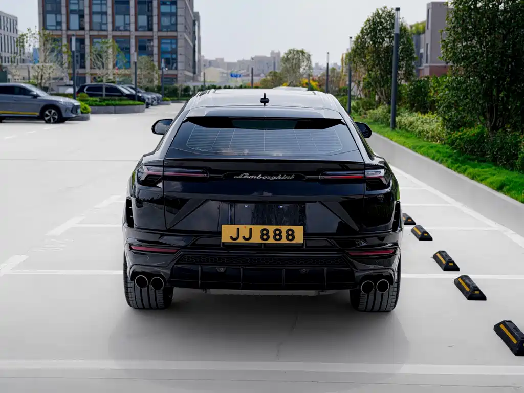Lamborghini Urus — миниатюра 5