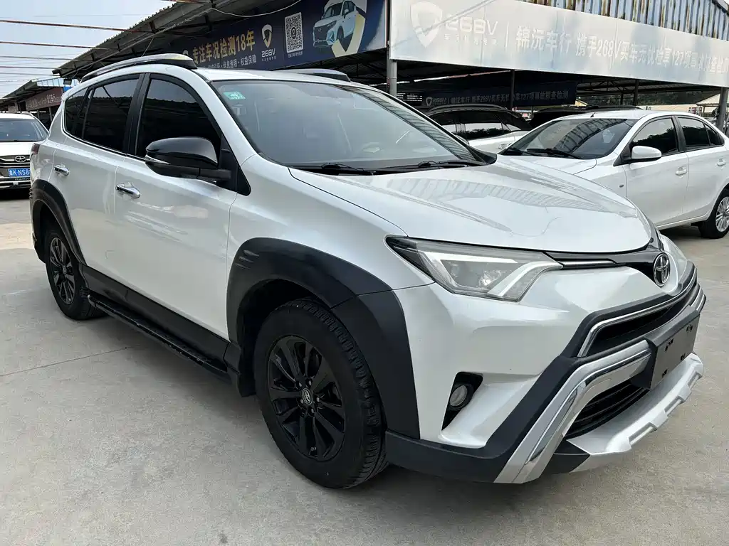 Toyota RAV4 — миниатюра 3