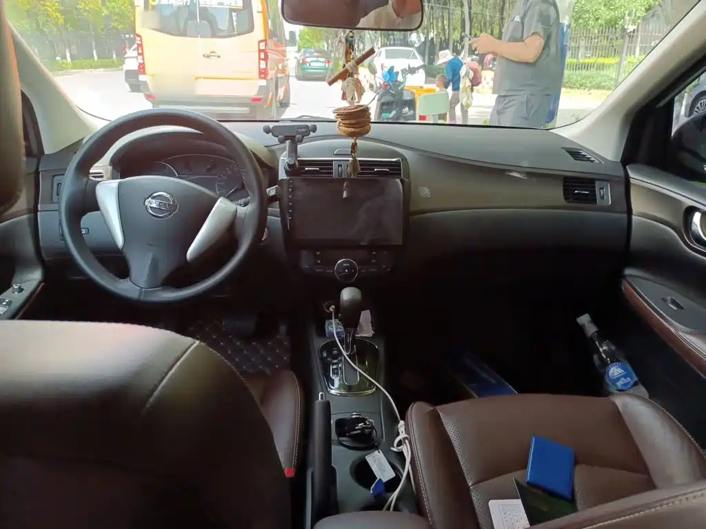 Nissan Tiida — миниатюра 5