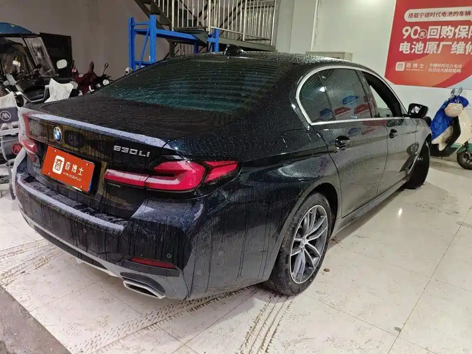 BMW 5 Series — миниатюра 3