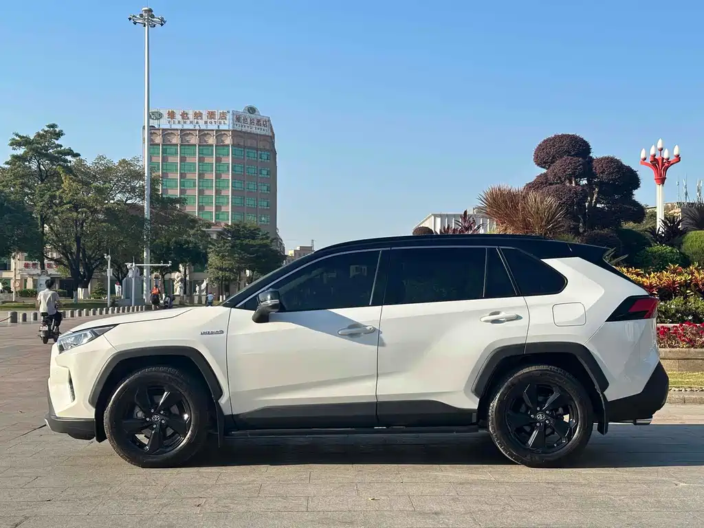 TOYOTA RAV4 RONGFANG