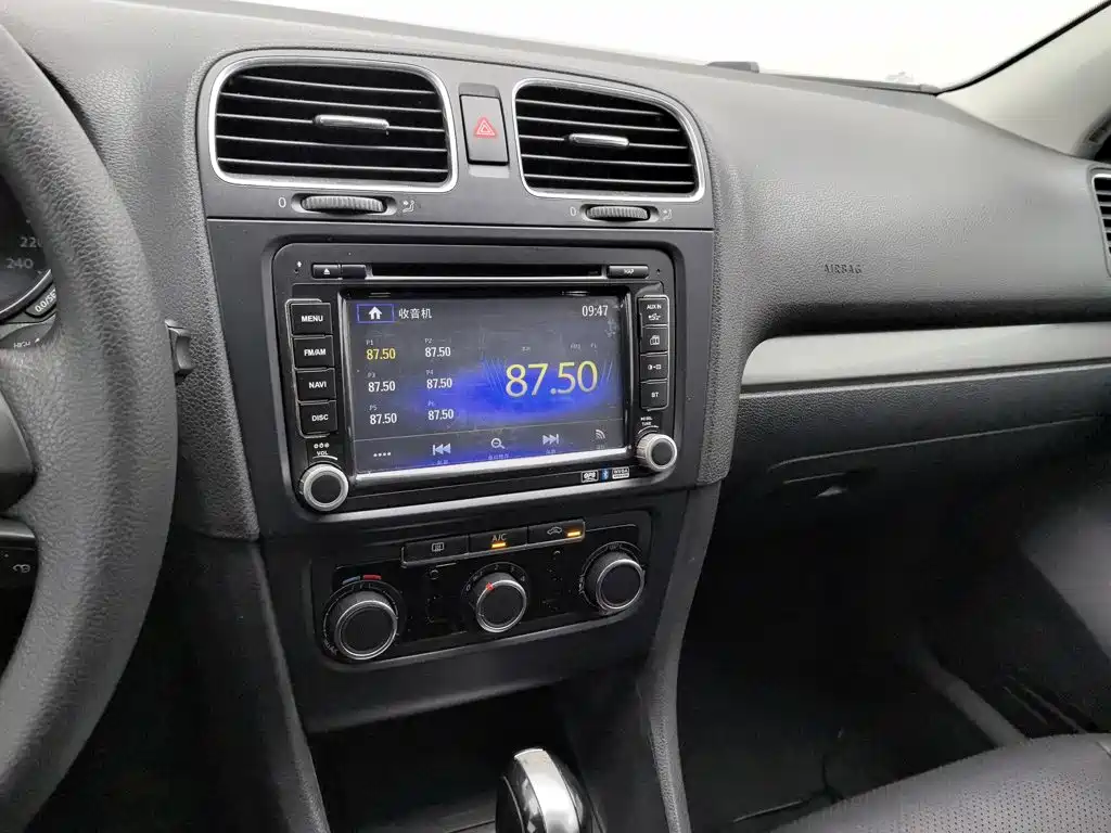 Volkswagen Golf — миниатюра 12