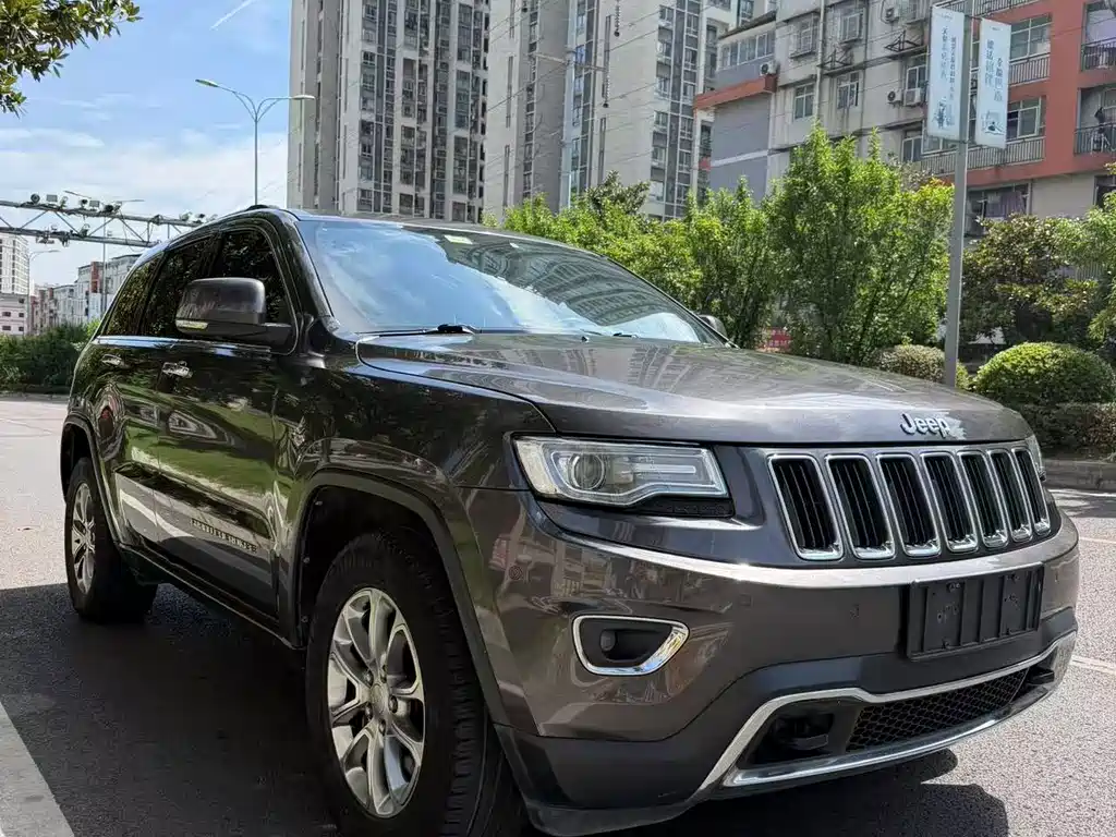 Jeep Grand Cherokee (Import) — миниатюра 3