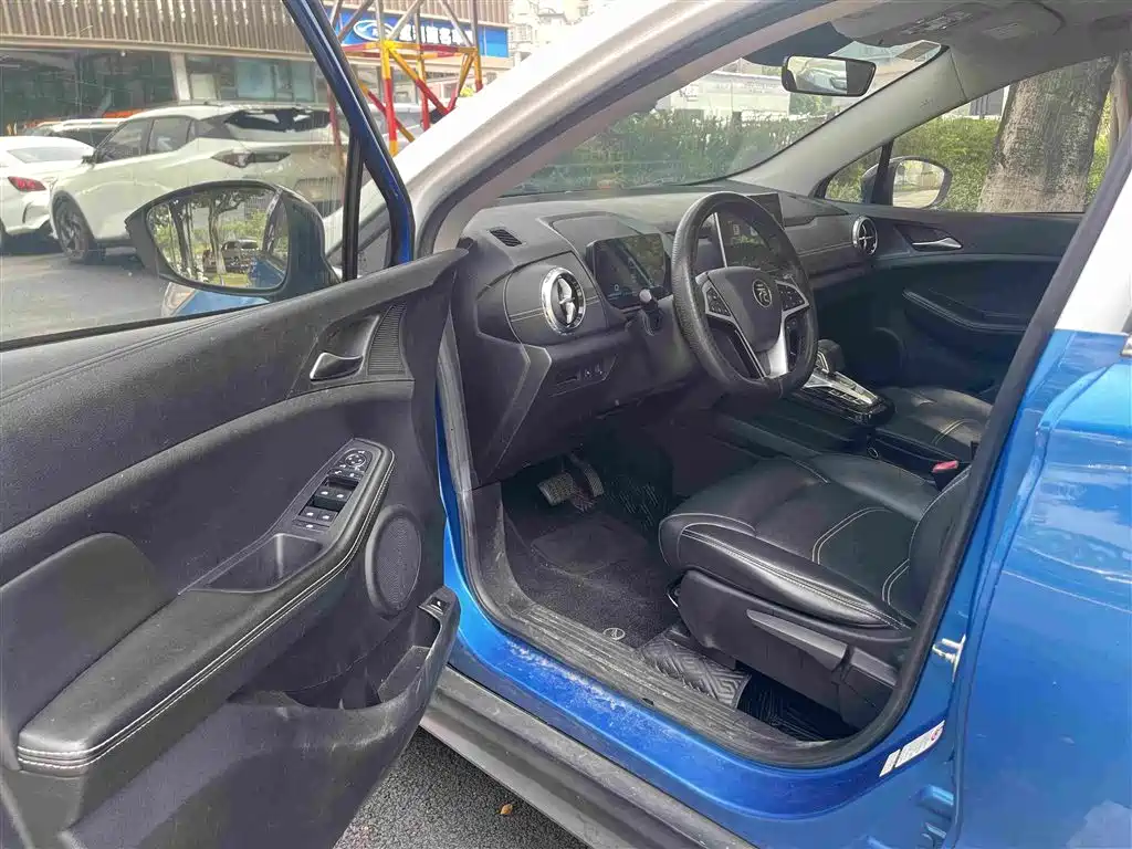 BYD Yuan EV — миниатюра 10