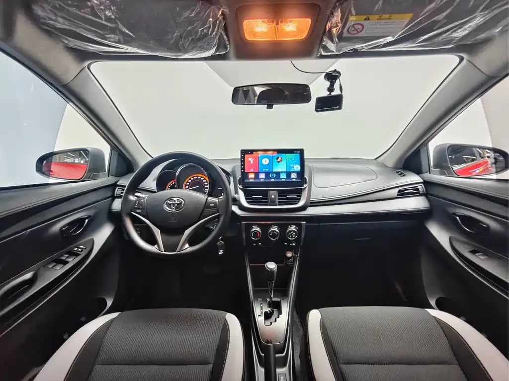 Toyota Yaris L — миниатюра 15